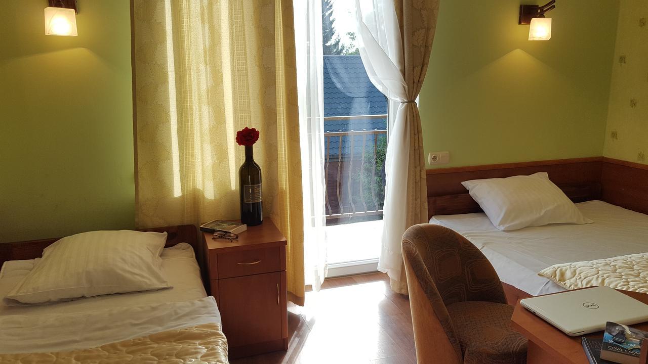 Gosciniec Kukle Bed & Breakfast Exterior photo